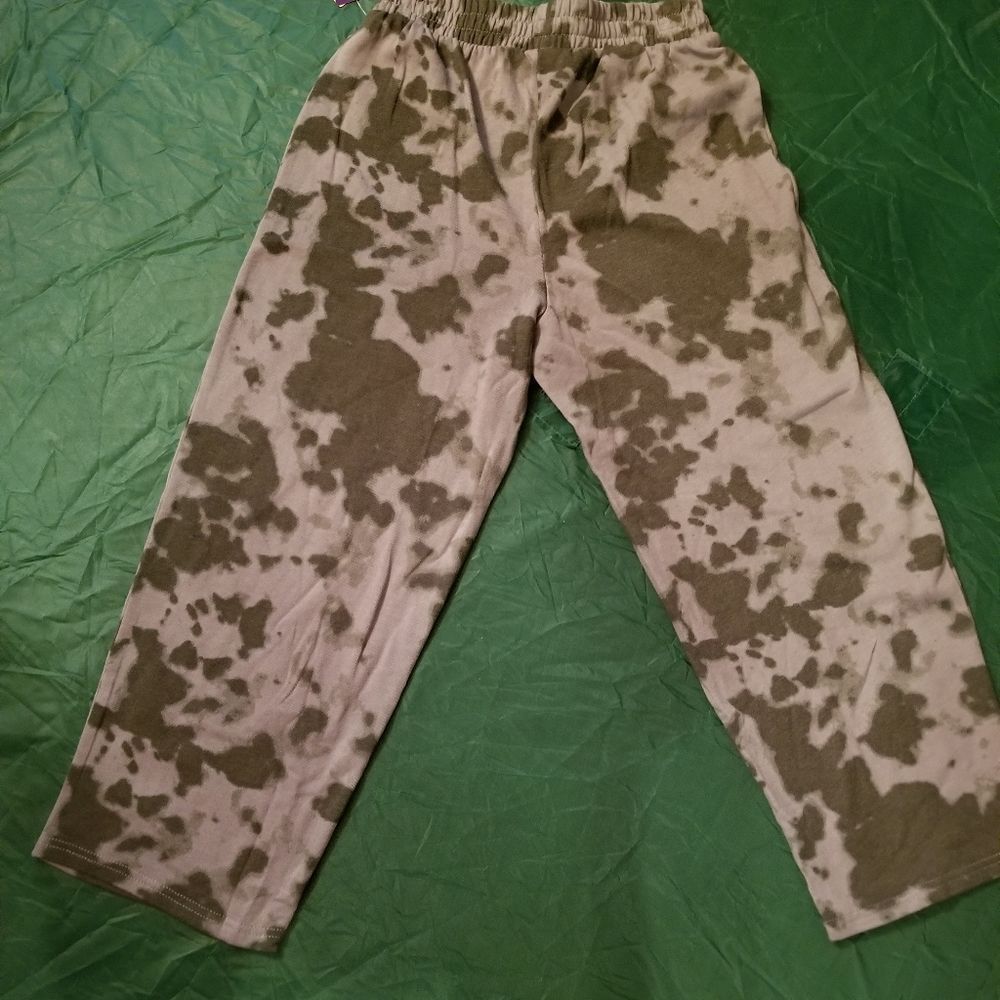 NWT GUNS AND ROSES CAM0 LOUNGE PANTS - Picture 3 of 5